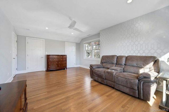 36 Lynwood Road, Scarsdale, NY 10583