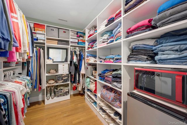 36 Lynwood Road, Scarsdale, NY 10583