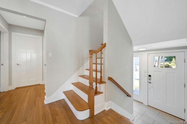 36 Lynwood Road, Scarsdale, NY 10583