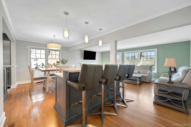 36 Lynwood Road, Scarsdale, NY 10583