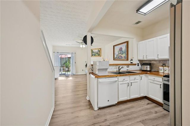 2706 Heathrow Drive, Lawrenceville, GA 30043