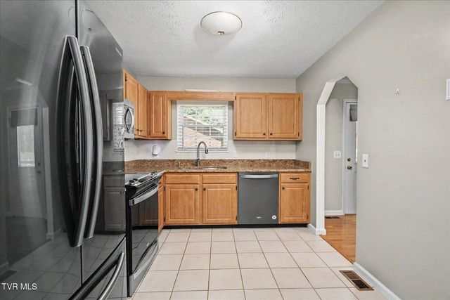 325 Heather Lane, Church Hill, TN 37642