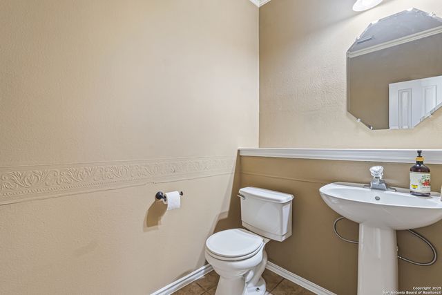 21715 Cliff View Dr., San Antonio, TX 78259