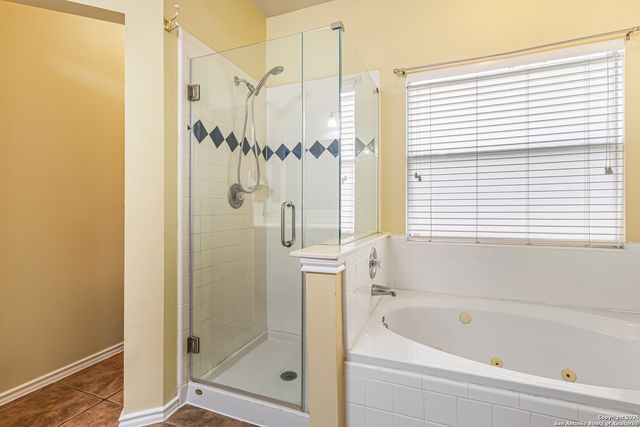 21715 Cliff View Dr., San Antonio, TX 78259