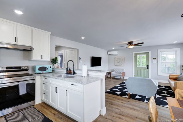 1917 W Huisache, San Antonio, TX 78201