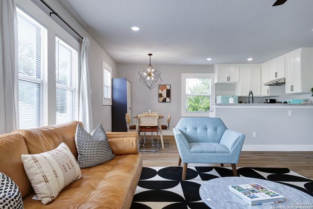 1917 W Huisache, San Antonio, TX 78201