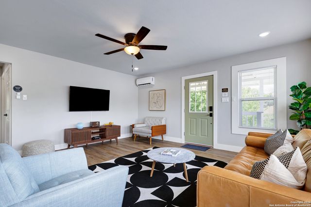 1917 W Huisache, San Antonio, TX 78201