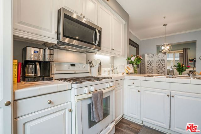 6020 Seabluff Drive 321, Playa Vista, CA 90094