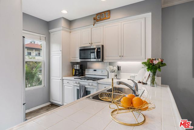 6020 Seabluff Drive 321, Playa Vista, CA 90094