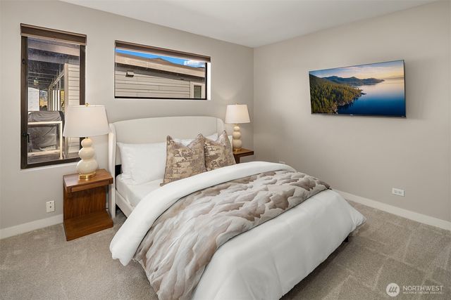 1621 10th Street W, Kirkland, WA 98033