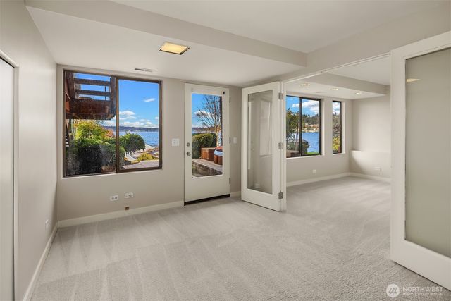 1621 10th Street W, Kirkland, WA 98033