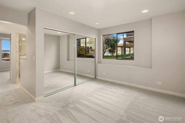 1621 10th Street W, Kirkland, WA 98033