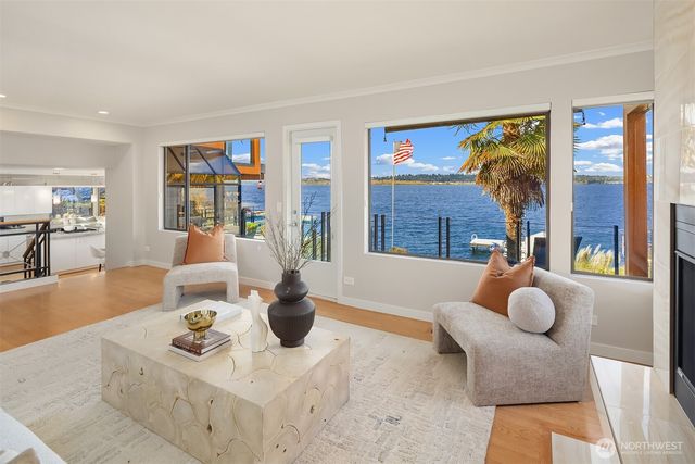 1621 10th Street W, Kirkland, WA 98033