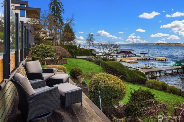 1621 10th Street W, Kirkland, WA 98033