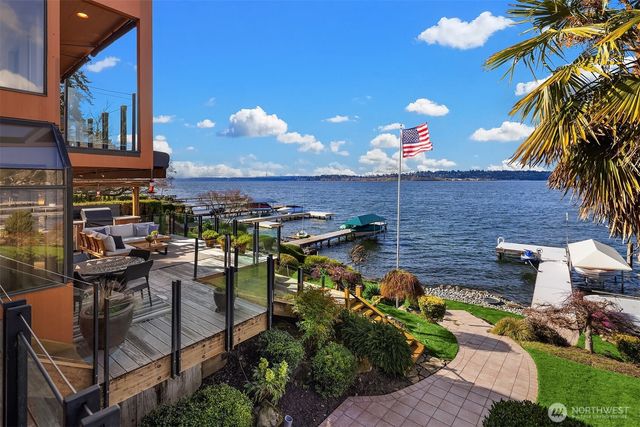 1621 10th Street W, Kirkland, WA 98033