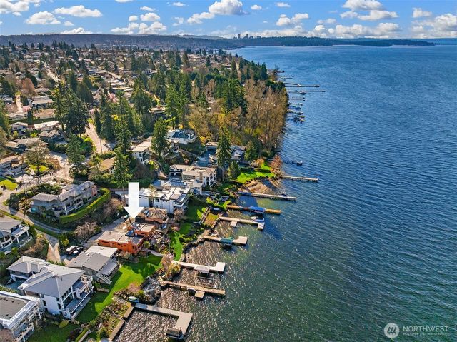 1621 10th Street W, Kirkland, WA 98033