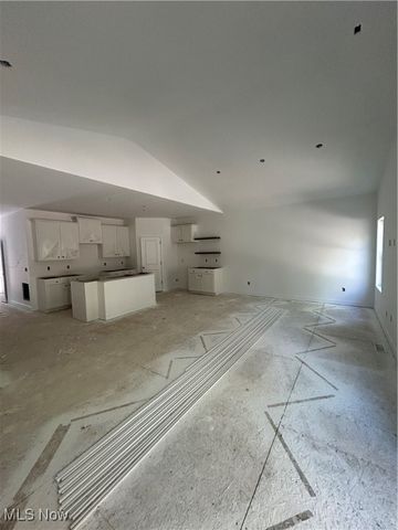 108 Willow Way, Elyria, OH 44035