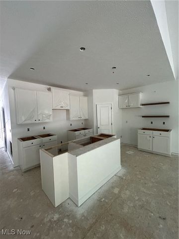 108 Willow Way, Elyria, OH 44035