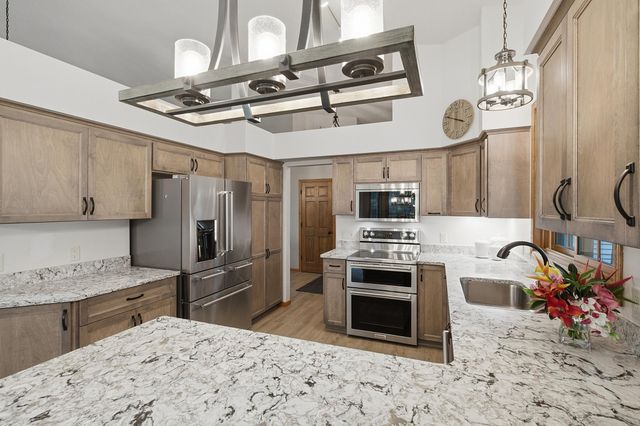 7135 167th Street E, Prior Lake, MN 55372