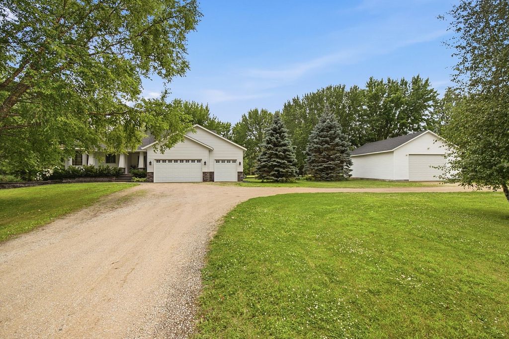 7135 167th Street E, Prior Lake, MN 55372