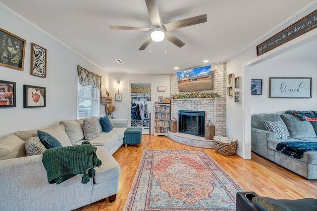 162 Ridgewood DR, Troutville, VA 24175