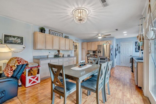 162 Ridgewood DR, Troutville, VA 24175