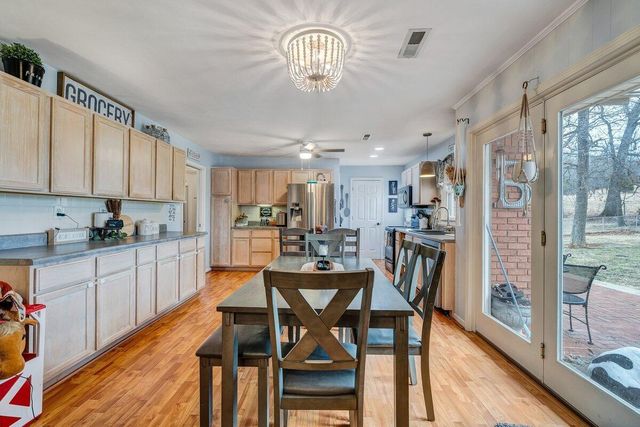 162 Ridgewood DR, Troutville, VA 24175