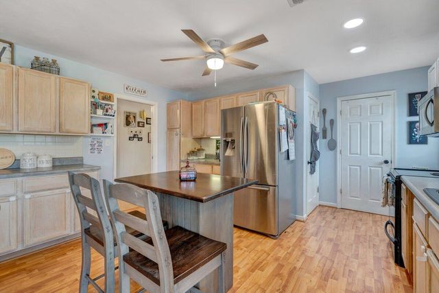 162 Ridgewood DR, Troutville, VA 24175