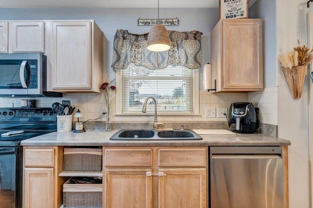 162 Ridgewood DR, Troutville, VA 24175