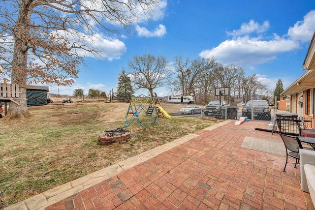 162 Ridgewood DR, Troutville, VA 24175