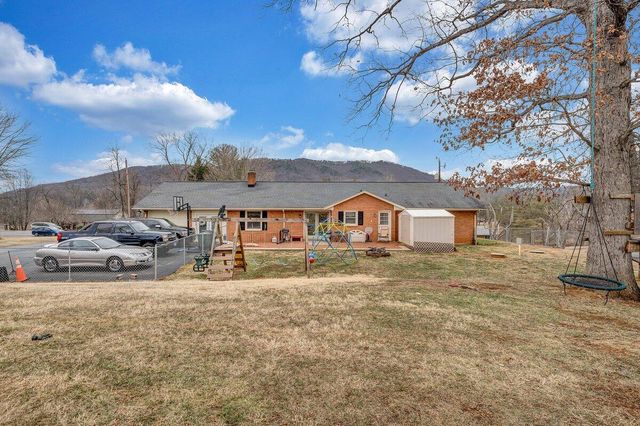 162 Ridgewood DR, Troutville, VA 24175