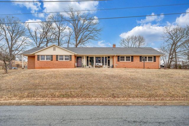162 Ridgewood DR, Troutville, VA 24175