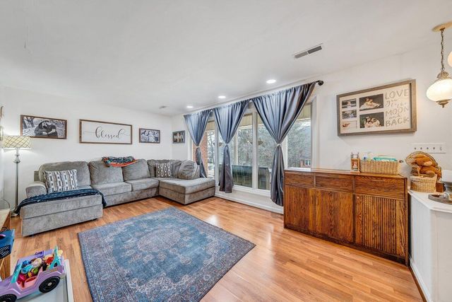 162 Ridgewood DR, Troutville, VA 24175