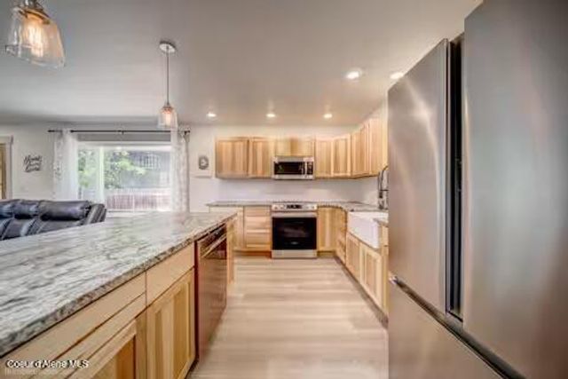 1012 N D ST, Coeur D'alene, ID 83814
