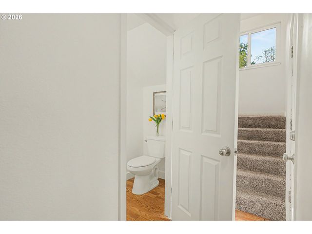 1616 VILLAGE PARK Pl, West Linn, OR 97068