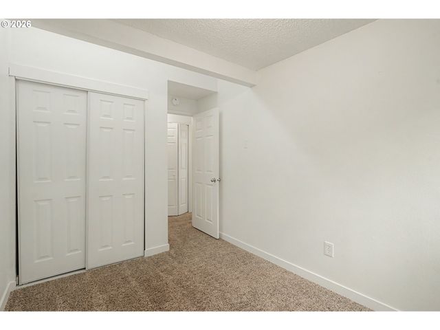 1616 VILLAGE PARK Pl, West Linn, OR 97068