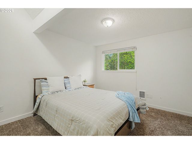 1616 VILLAGE PARK Pl, West Linn, OR 97068
