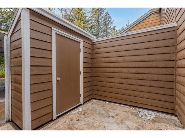1616 VILLAGE PARK Pl, West Linn, OR 97068
