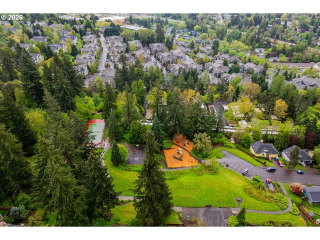 1616 VILLAGE PARK Pl, West Linn, OR 97068