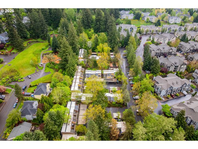 1616 VILLAGE PARK Pl, West Linn, OR 97068