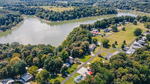 2843 Cannons Point Ln, Mcdaniels, KY 40152