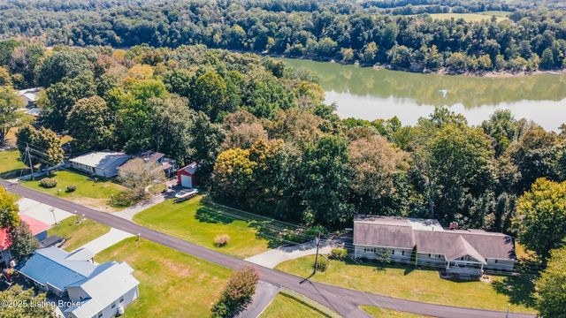 2843 Cannons Point Ln, Mcdaniels, KY 40152