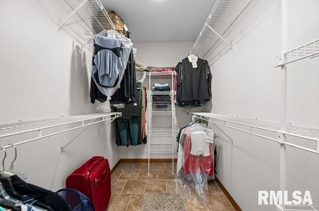 1120 Terrace Park Dr Drive, Bettendorf, IA 52722