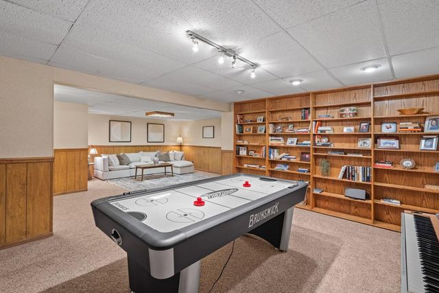 1120 Terrace Park Dr Drive, Bettendorf, IA 52722