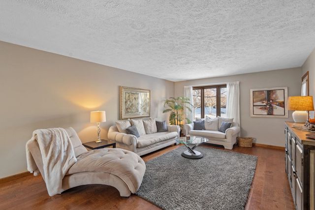 1120 Terrace Park Dr Drive, Bettendorf, IA 52722