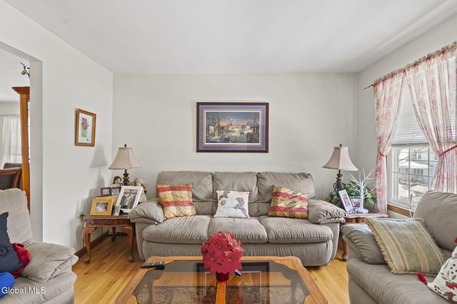 221 N 3rd Avenue, Mechanicville, NY 12118