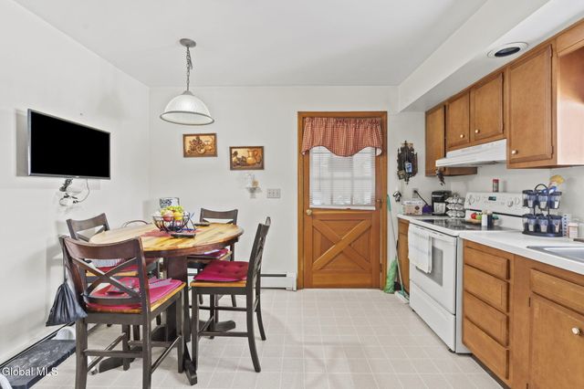 221 N 3rd Avenue, Mechanicville, NY 12118