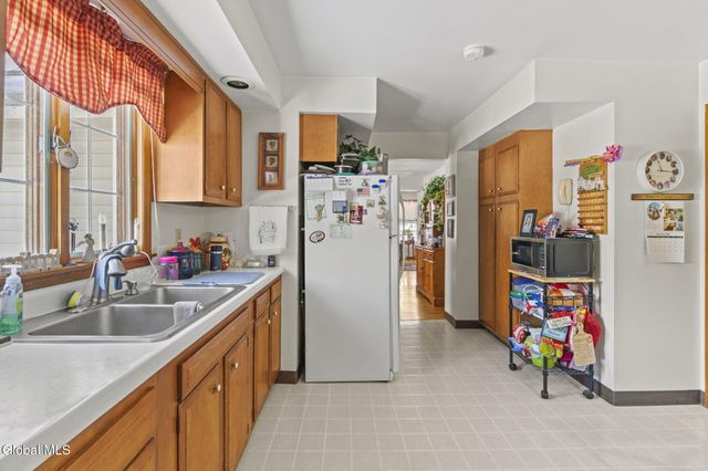 221 N 3rd Avenue, Mechanicville, NY 12118