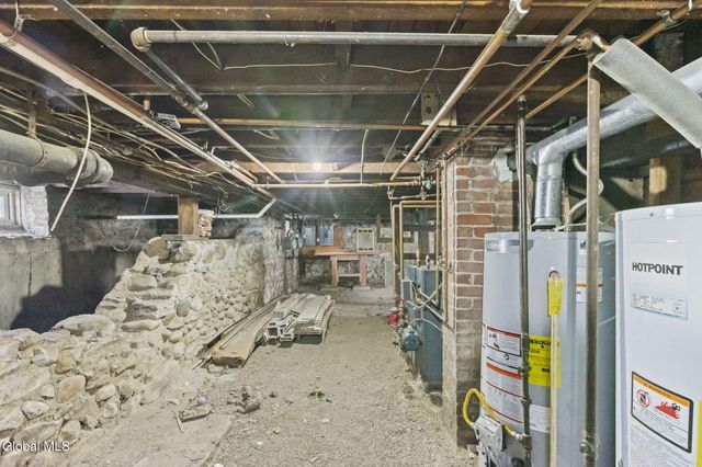 221 N 3rd Avenue, Mechanicville, NY 12118