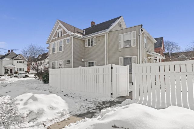 221 N 3rd Avenue, Mechanicville, NY 12118